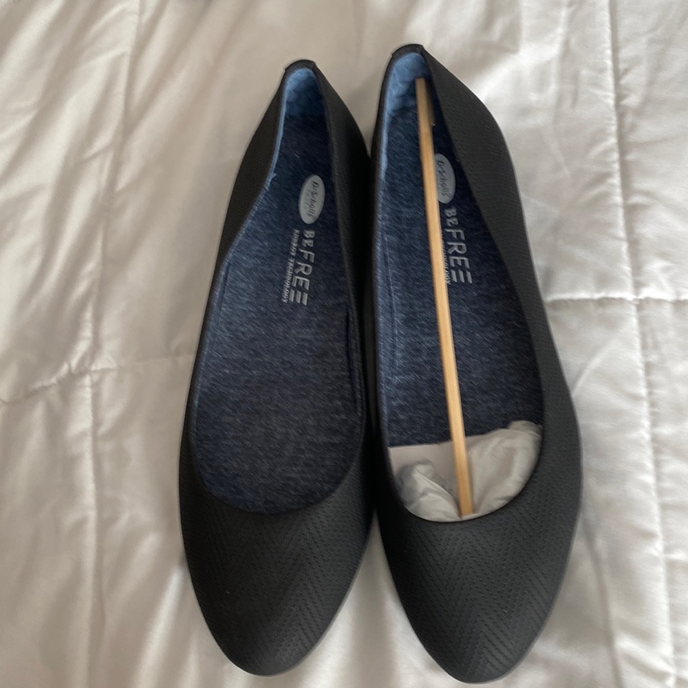 Women’s Brand new size 11 Dr. Scholl’s flats